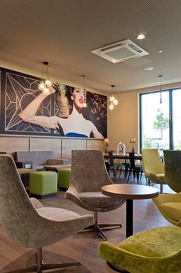 Super 8 by Wyndham Munich City North