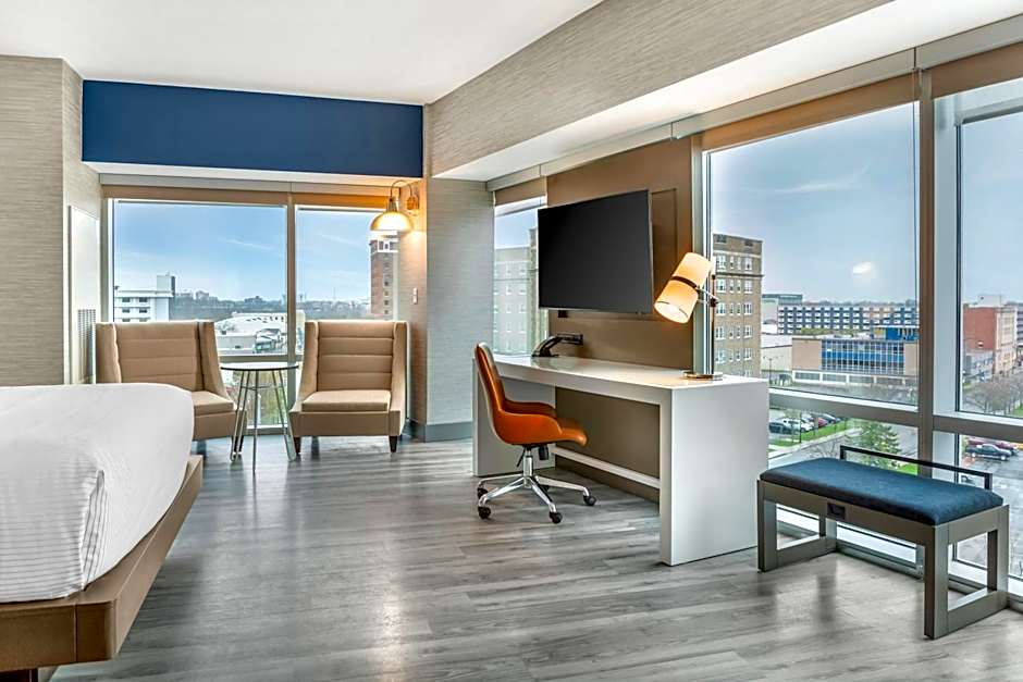 Cambria Hotel Niagara Falls