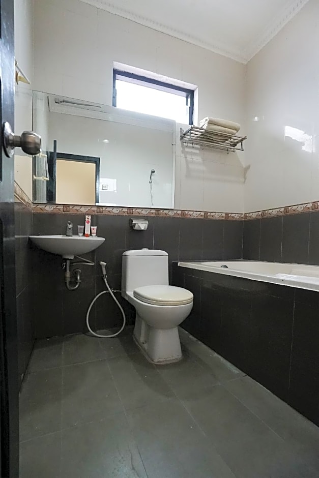 OYO 306 Koen Residence Near RS Gandaria