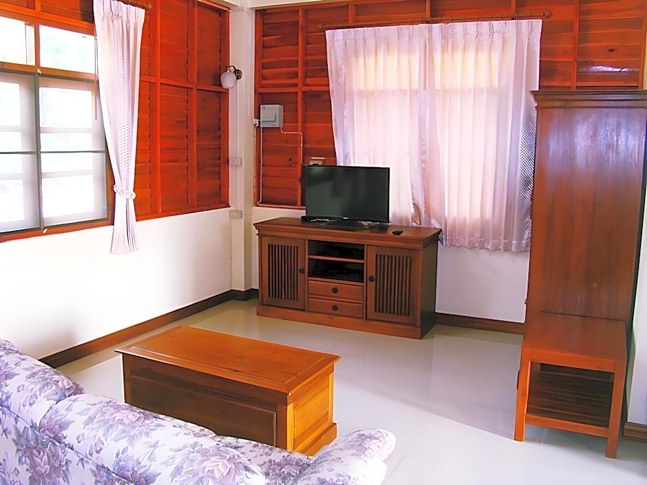 Petch Nakhonthai Homestay