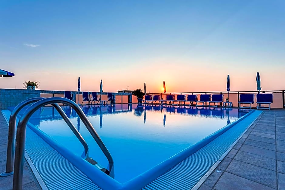 Renzo Hotel