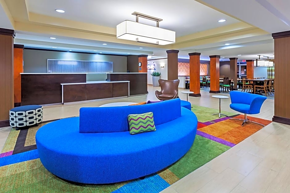 Fairfield Inn & Suites by Marriott Rogers