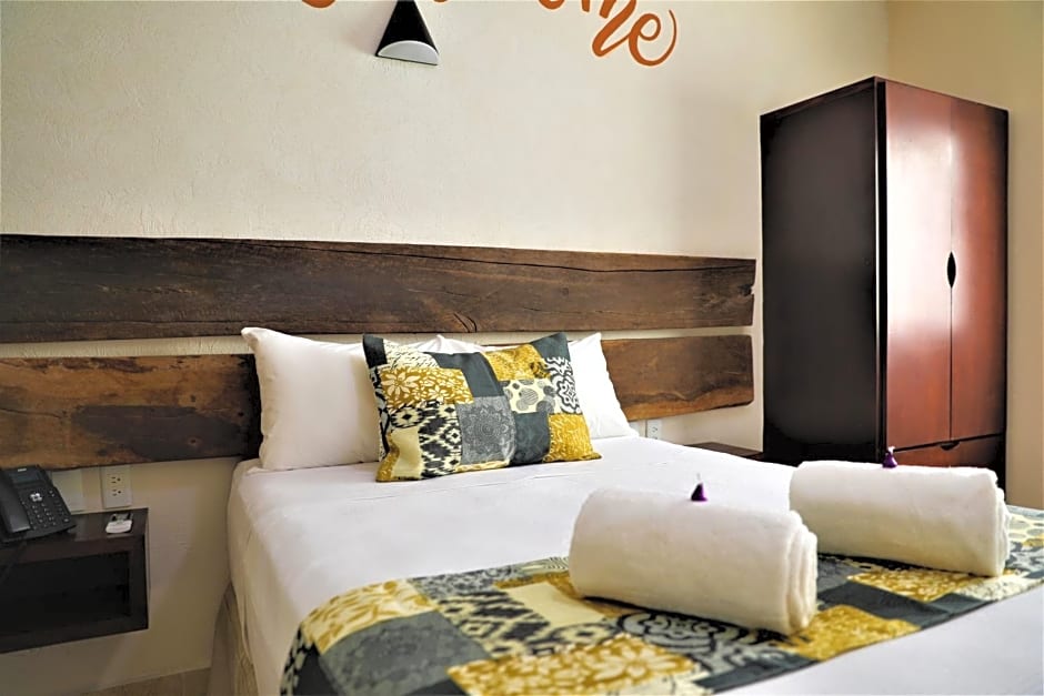Hotel 12 BEES by Kavia