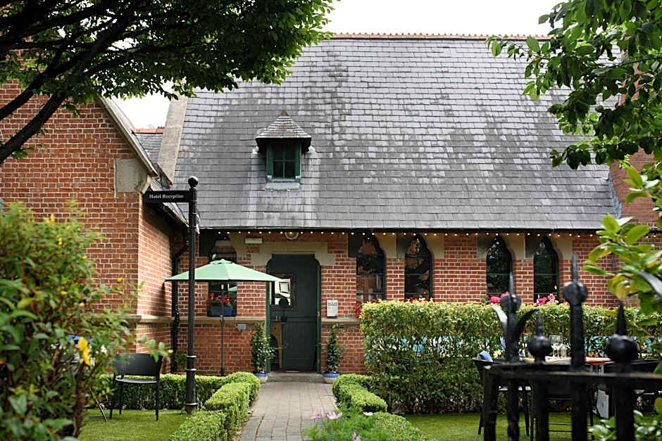 Schoolhouse Hotel