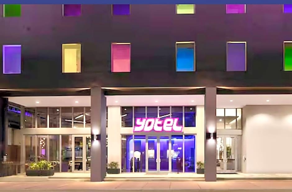 Comfortable Studio with King Bed and Queen Sofa-bed