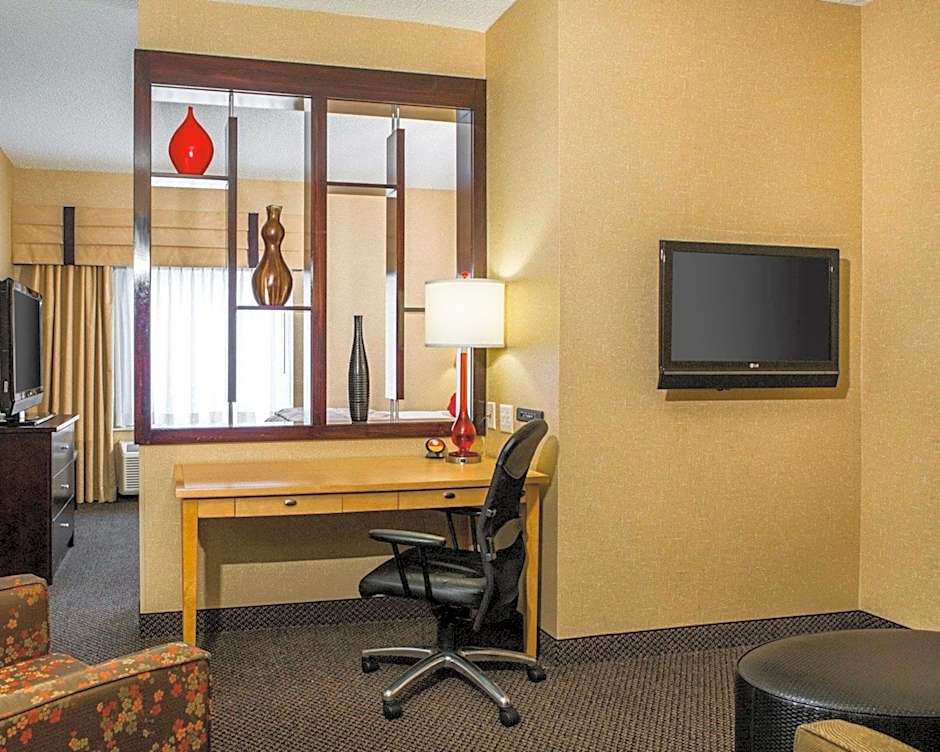 Cambria Hotel Traverse City