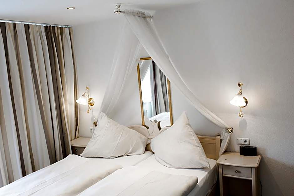 Bach Hotel