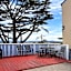 Bay Breeze Inn
