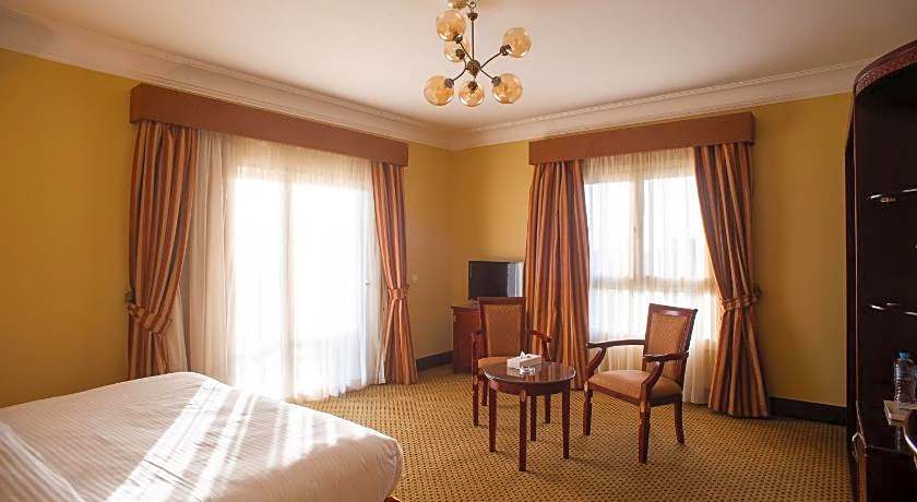 The Villa 604 Powered by look