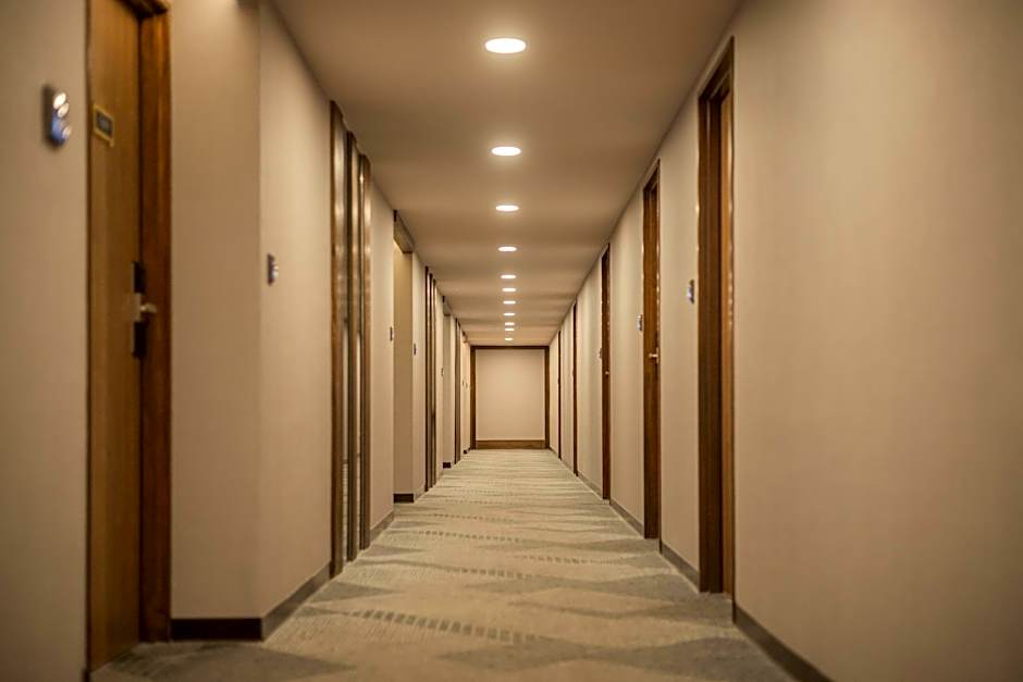 Kindness Hotel Tainan Chihkan Tower