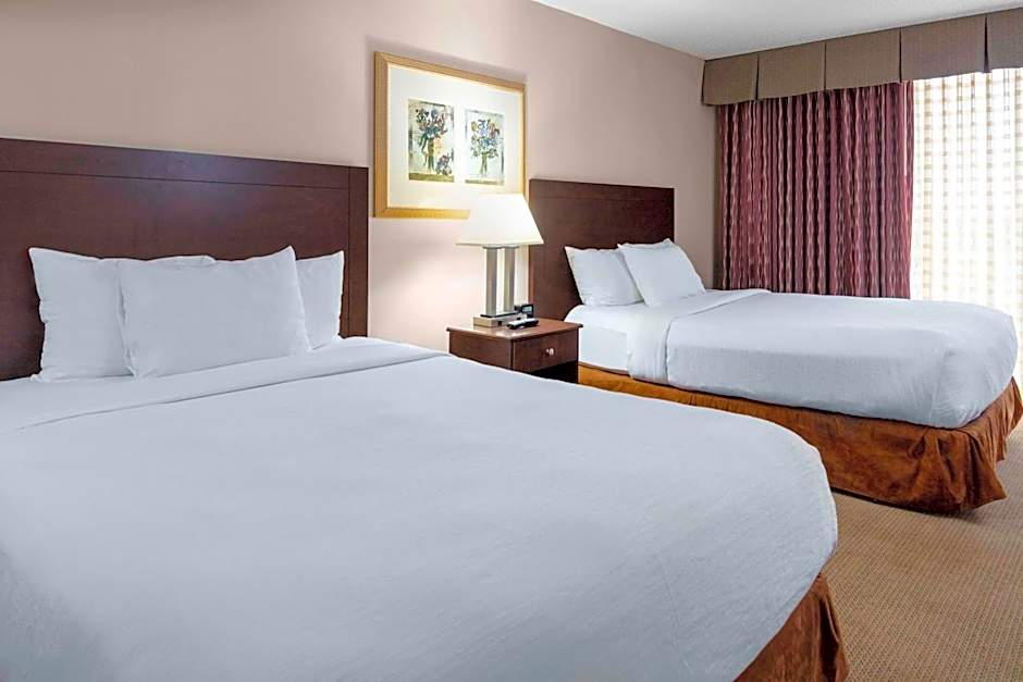 Embassy Suites by Hilton Kansas City Plaza