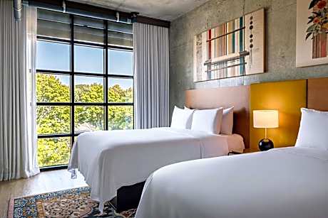 2 Queen Beds