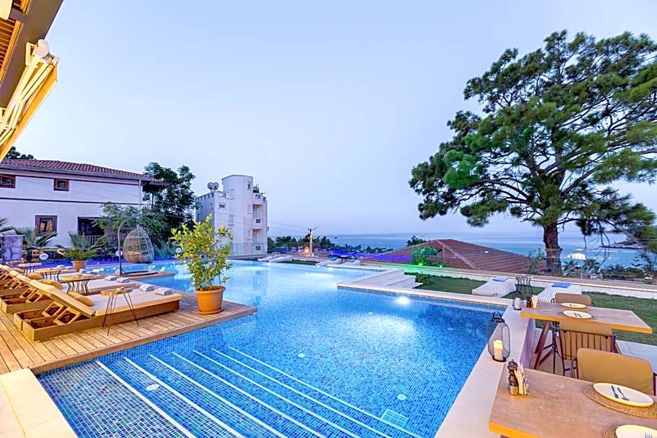 Melanippe Relaxing Hotel