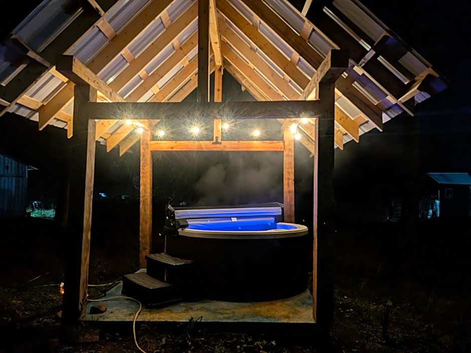 Tree Ring Cabin on 33 Acre Farm