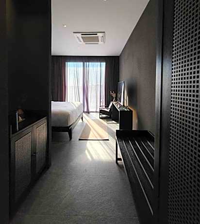 King Room with Pool View