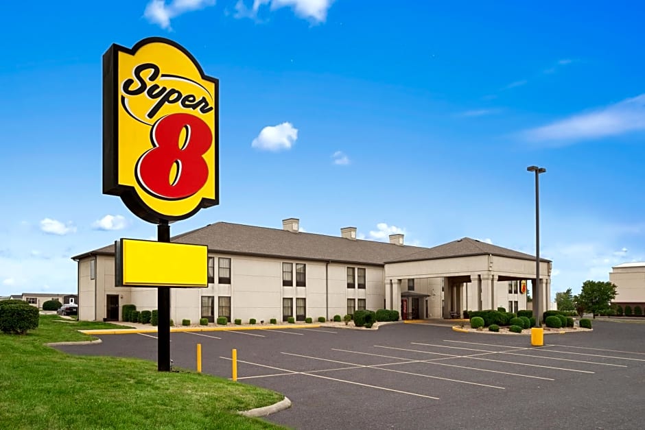 Super 8 by Wyndham Evansville North