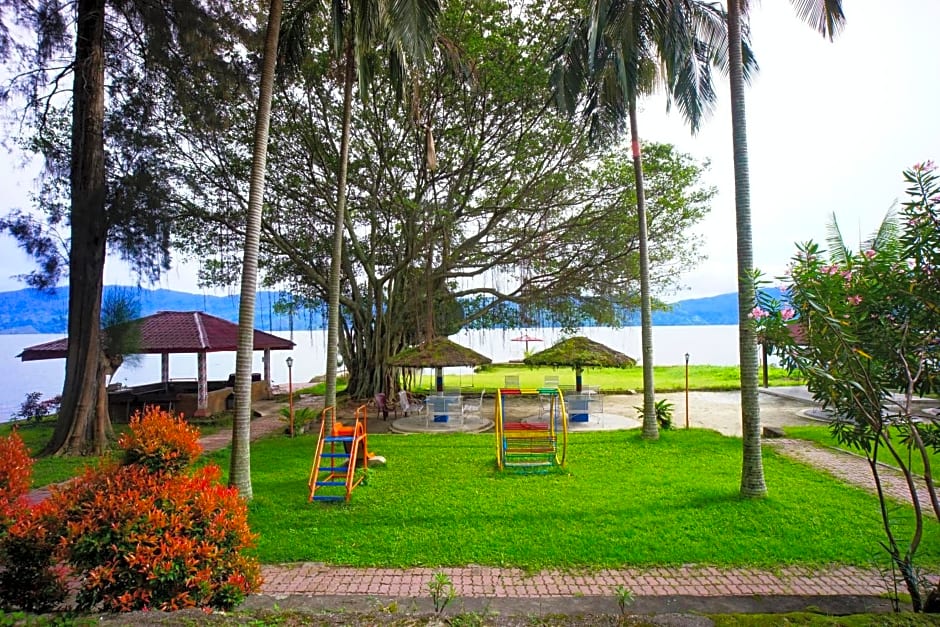 Pandu Lakeside Hotel Tuktuk