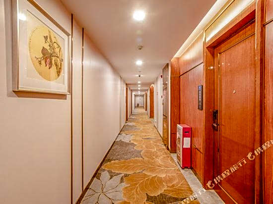 Zhongbo Art Hotel (Hualin Temple Subway Station Store, Shangxiajiu Commercial Pedestrian Street)