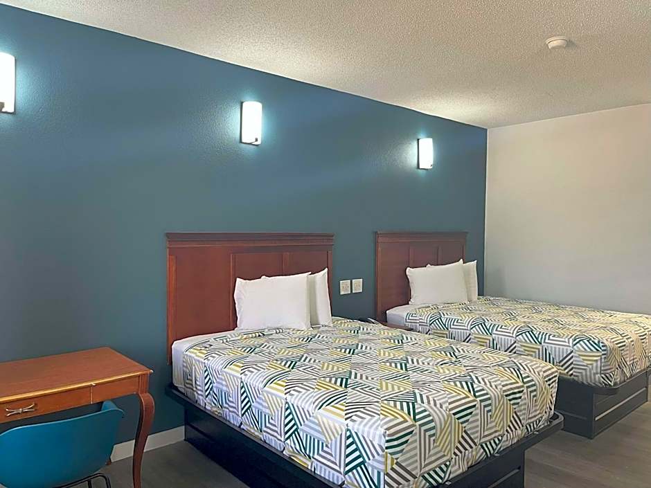 Motel 6 Cleveland, MS – Delta State University
