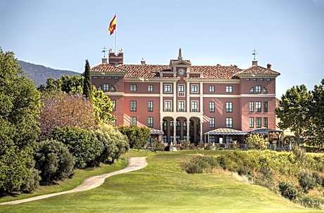 Anantara Villa Padierna Palace BenahavÃ­s Marbella Resort - A Leading Hotel of the World