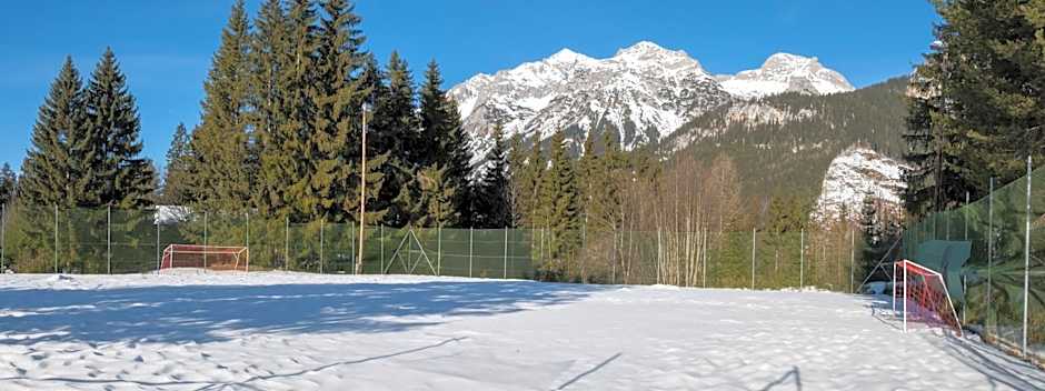 Mountain Hotel & Hostel