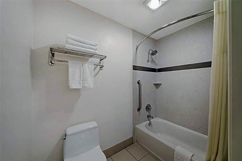 Best Western Plus Twin View Inn & Suites