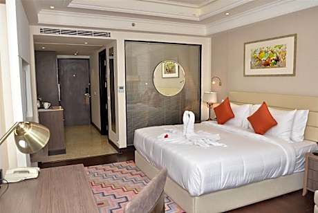 1 King Bed Accessible Valley View Non Smoking