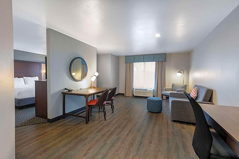 Wingate by Wyndham - DFW North