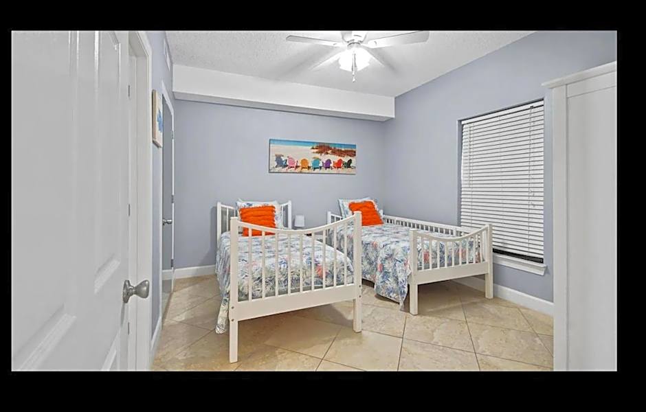 Beautiful Beachfront Views - The Retreat at Emerald Isle