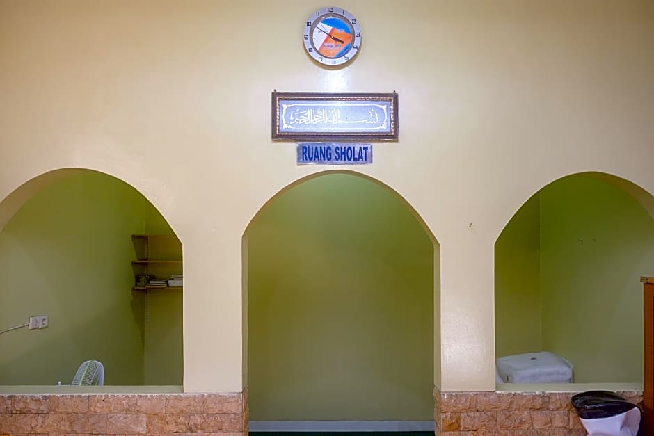 RedDoorz @ Shabrina Homestay Syariah Maguwo