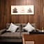 104 Location 2Bdrm 2bath AC apt Fits 8 Rooftop