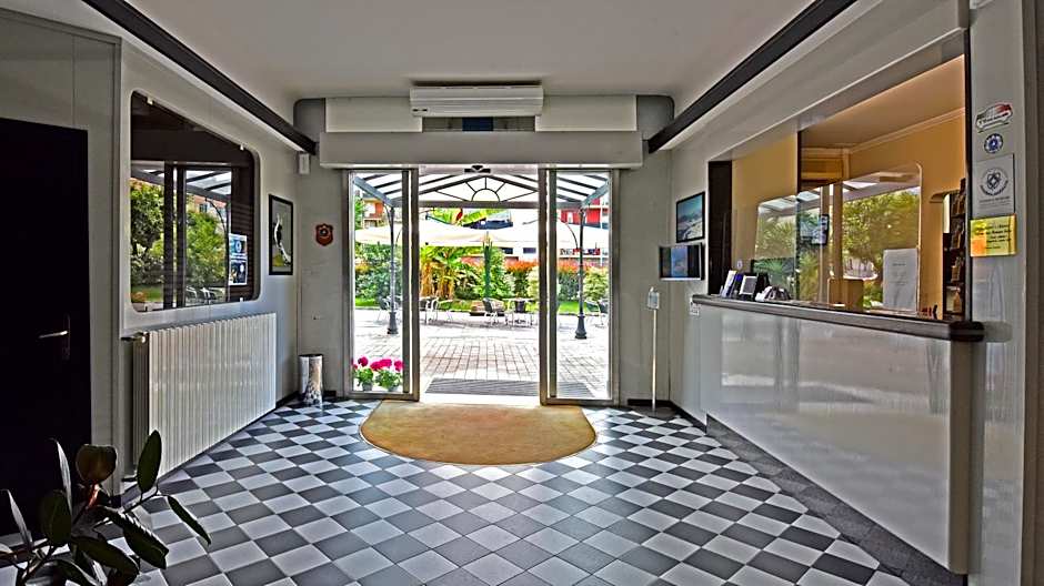 Hotel Sud Est by Fam Rossetti