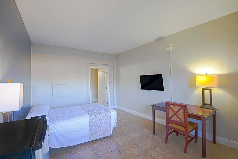 Sunrise Inn by OYO Titusville FL