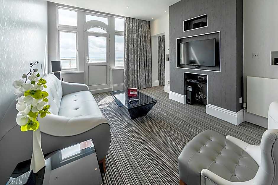 Muthu Westcliff Hotel (Near London Southend Airport)