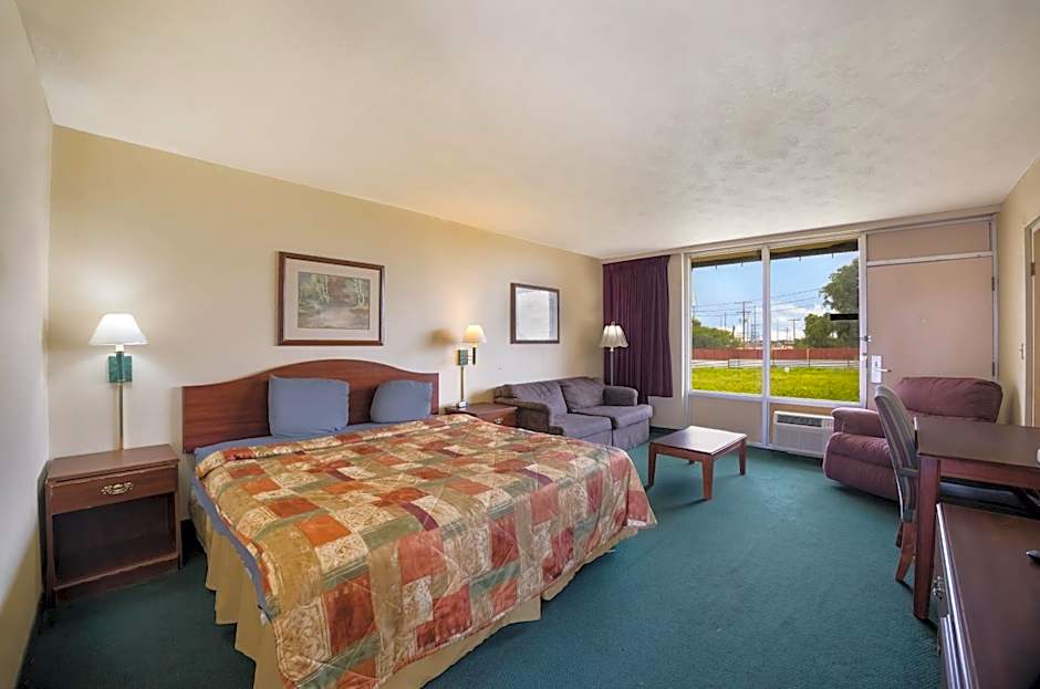 Travelodge by Wyndham Oakley