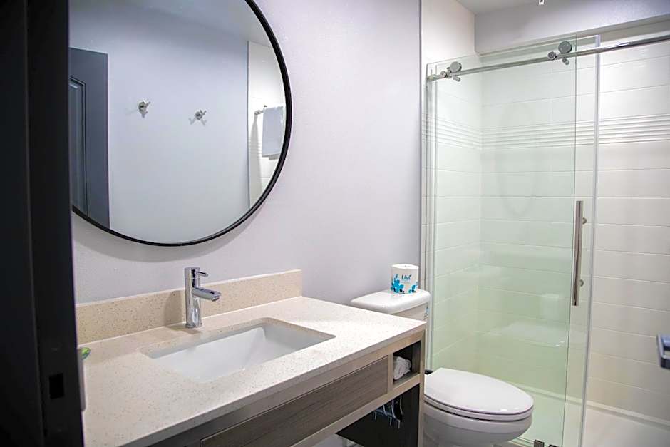 Pico Rivera Inn and Suites