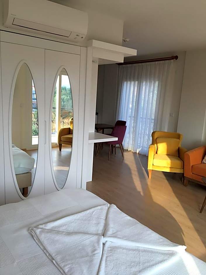 Clementin Suits Sigacık