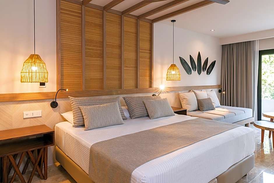 Photo 1 of 5 of Junior Suite Premium (1 Adult + 2 Children)