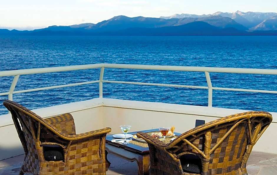 Cacique Inacayal Lake Hotel & Spa