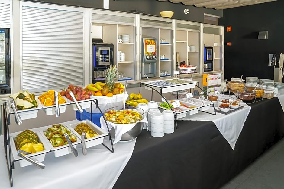 Carvi Beach Hotel