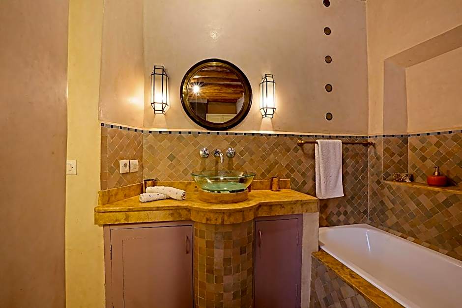 Riad 92 - Architect's Riad in the Exclusive Dar El Bacha