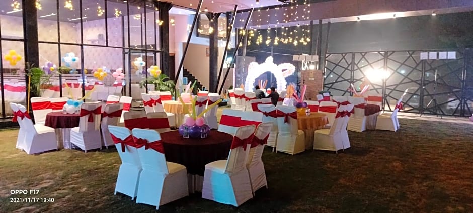 Pitambara Lawn and Rooms