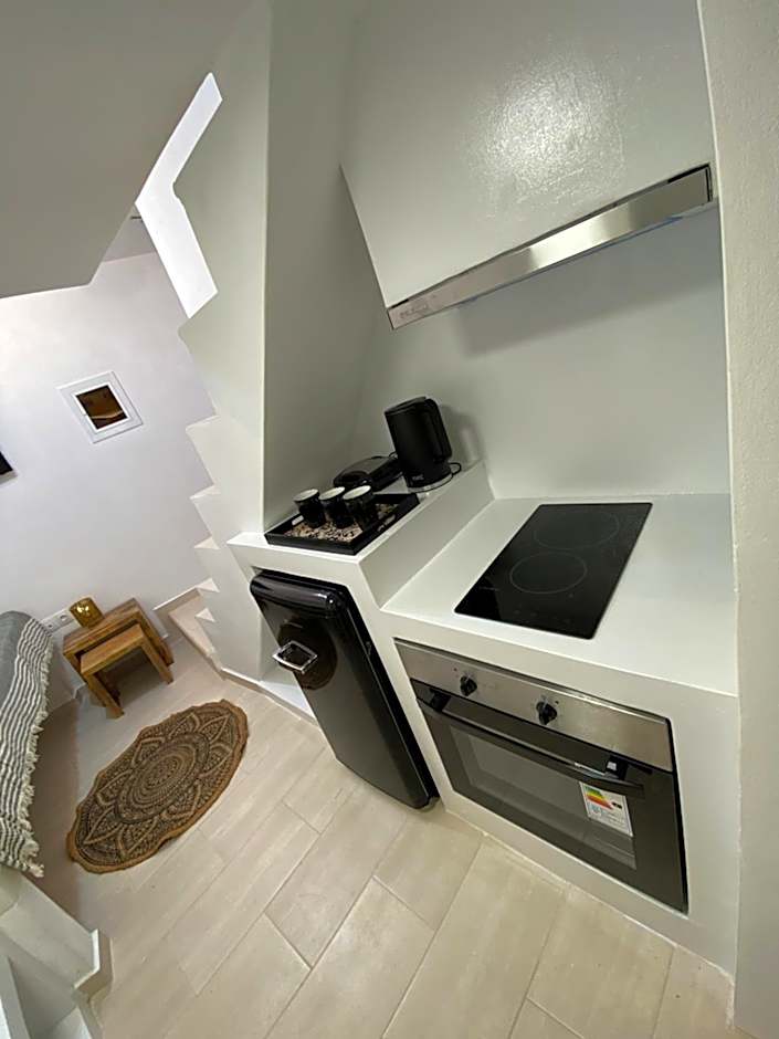 Babatseratsi skyrian studio 1