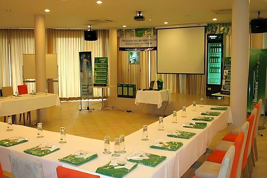 Caza V1 Serviced Apartment