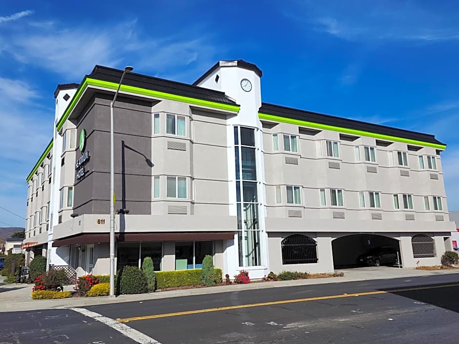 THE ATRIUM HOTEL - SFO AIRPORT FREE! - Shuttle Bus - Parking - WIFI