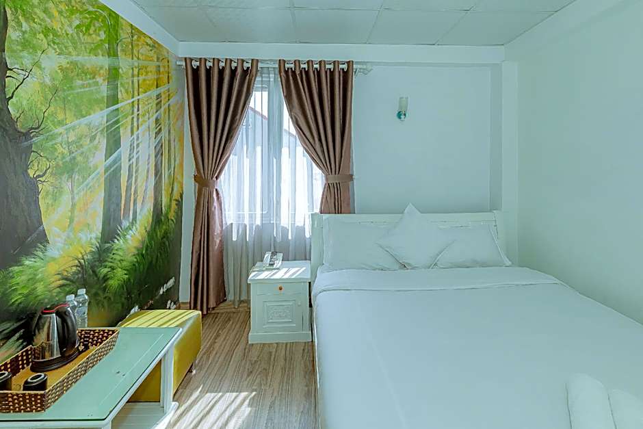 Ken's Backpackers Hotel