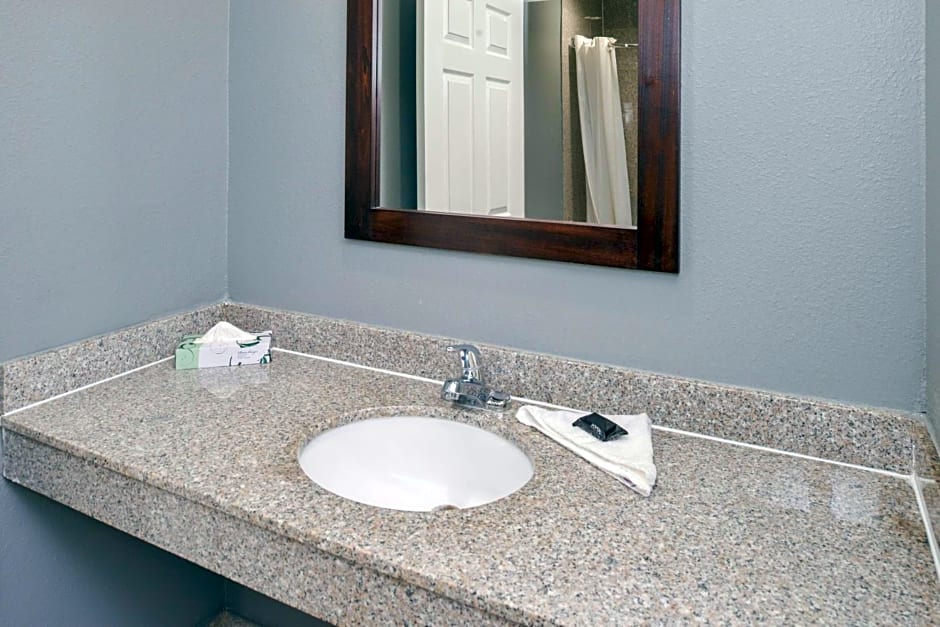Laguna Inn and Suites
