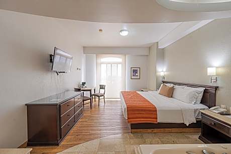 Queen Room with Spa Bath