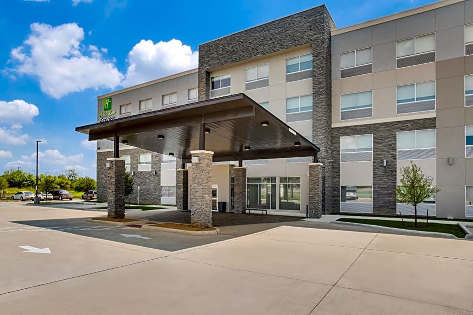 Holiday Inn Express And Suites Denton South