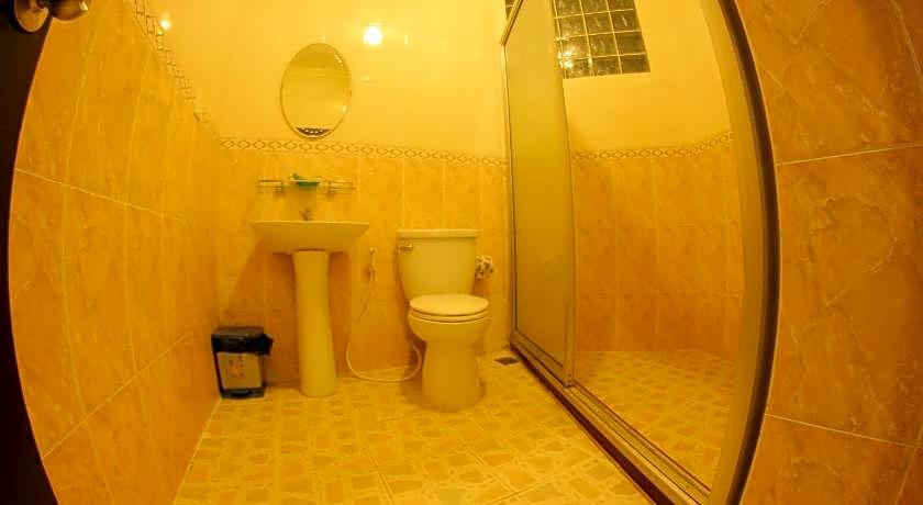 Golden Noura Villa-Pub & Restaurant